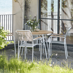Magnolia haves�t - magnolia havebord �110 m. 4 Verona havestole, hvid